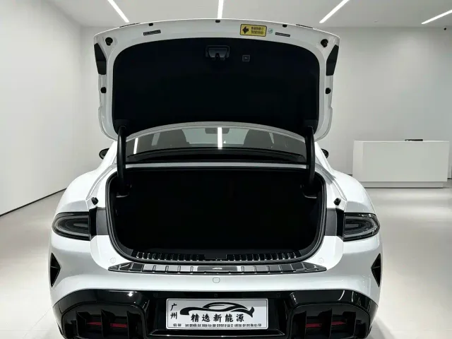 Xiaomi SU7 — Фото автомобиля 23