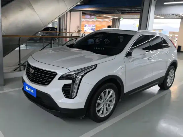 Фотография автомобиля — Cadillac XT4