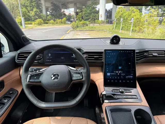 Nio ES8 — Фото автомобиля 19