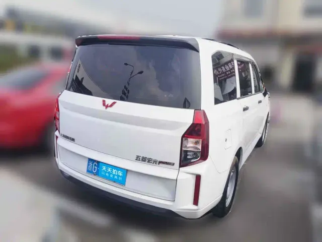 Wuling Hongguang Plus — Фото автомобиля 5
