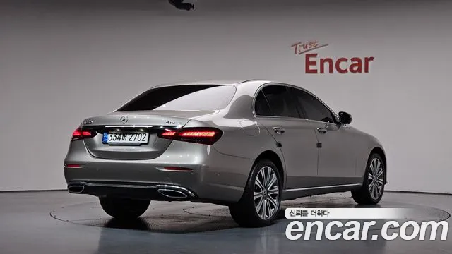Mercedes-Benz E-Class E-класс W213 E350 4MATIC Exclusive — Фото автомобиля 2