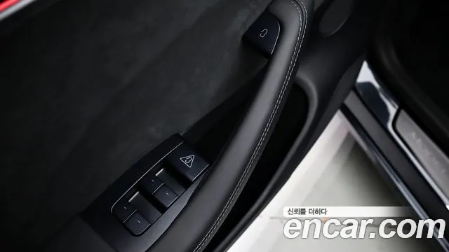 Tesla Model 3 — Фото автомобиля 11