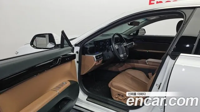 Hyundai Grandeur GN7 — Фото автомобиля 10