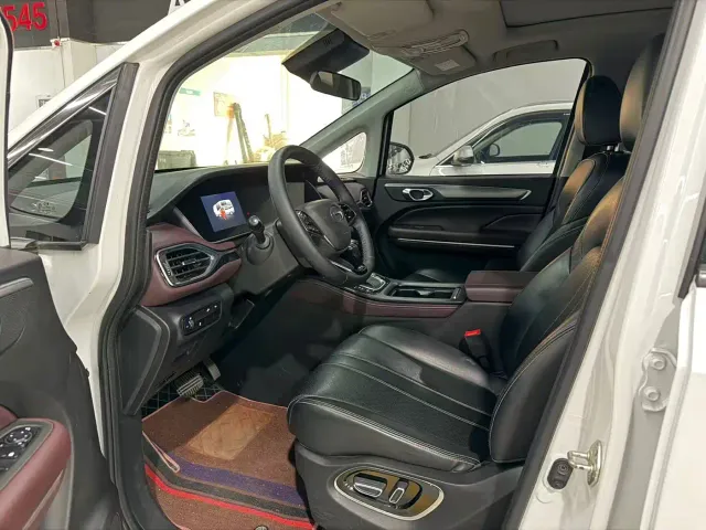 GAC Trumpchi M6 — Фото автомобиля 4