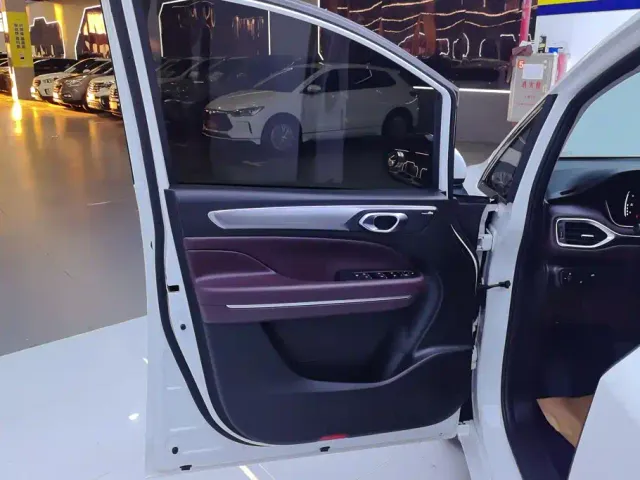 GAC Trumpchi M6 — Фото автомобиля 7
