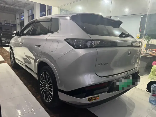 Dongfeng Aeolus L8 — Фото автомобиля 12