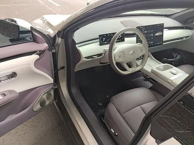 Changan Qiyuan A06 — Фото автомобиля 15