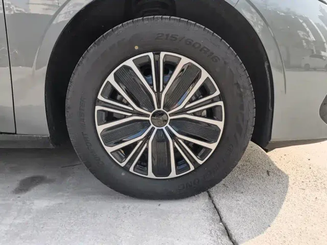 Geely Galaxy Stellar 6 — Фото автомобиля 24