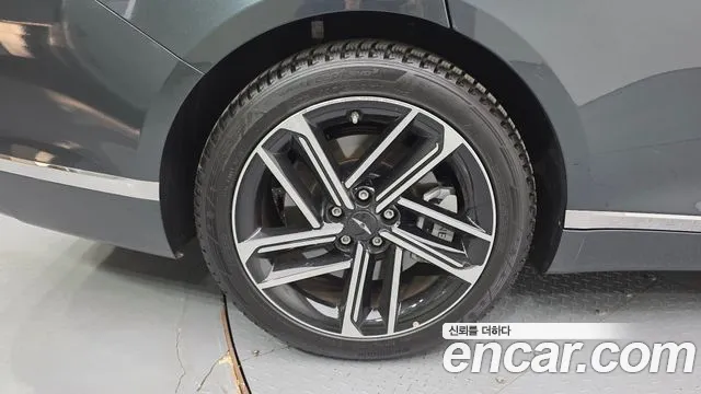 Genesis G80 Бензин 3.5 турбо AWD — Фото автомобиля 5