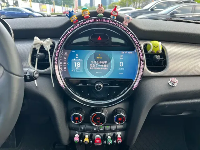 MINI Hatch — Фото автомобиля 10