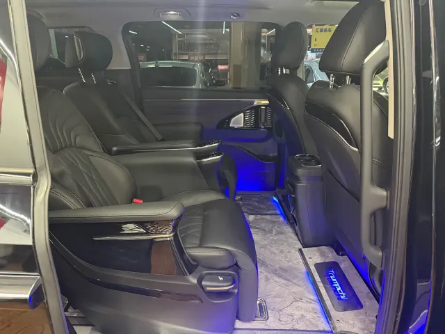 GAC Trumpchi M8 — Фото автомобиля 12