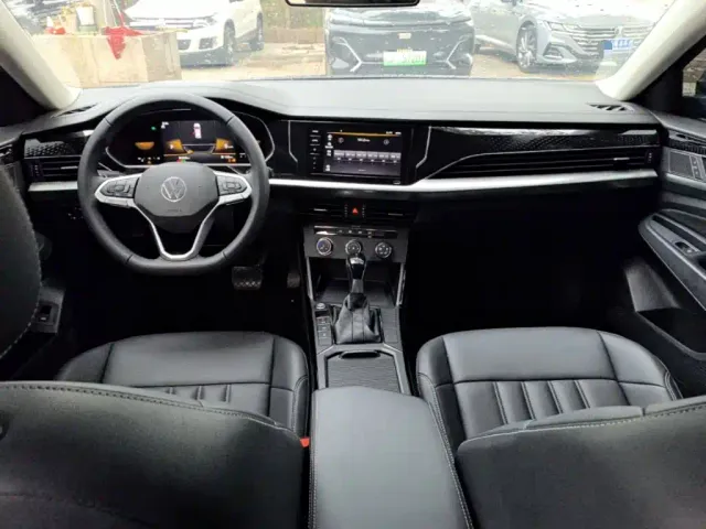 Volkswagen Passat — Фото автомобиля 9
