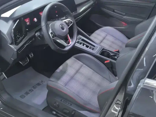 Volkswagen Golf GTI — Фото автомобиля 9