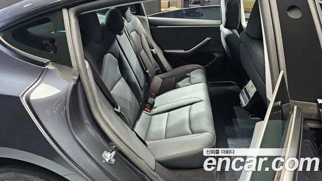Tesla Model 3 — Фото автомобиля 11