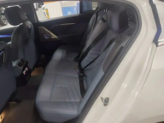 BMW i5 — Фото автомобиля 21