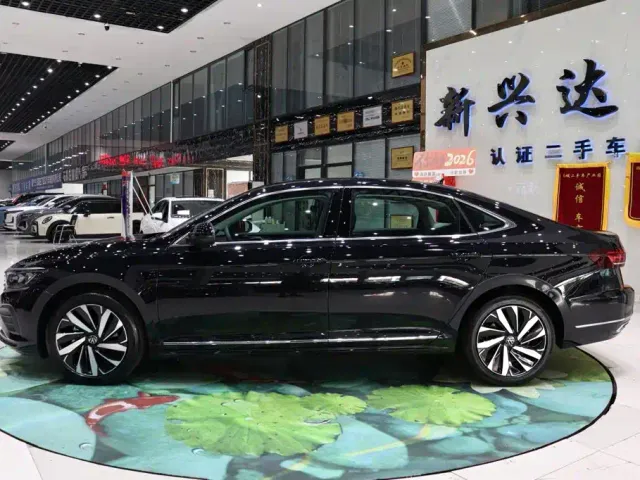 Volkswagen Passat — Фото автомобиля 3