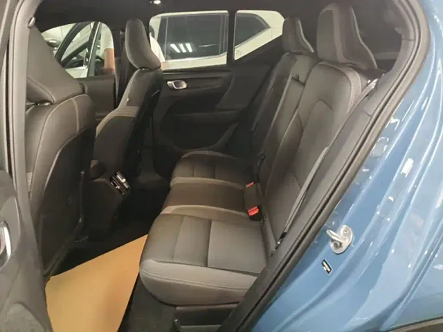 Volvo XC40 — Фото автомобиля 16