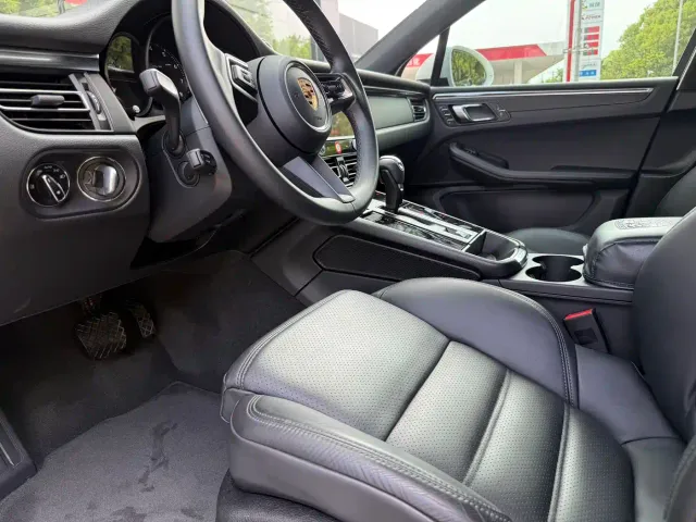 Porsche Macan — Фото автомобиля 10