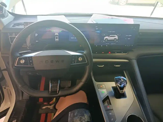 Roewe RX5 — Фото автомобиля 9