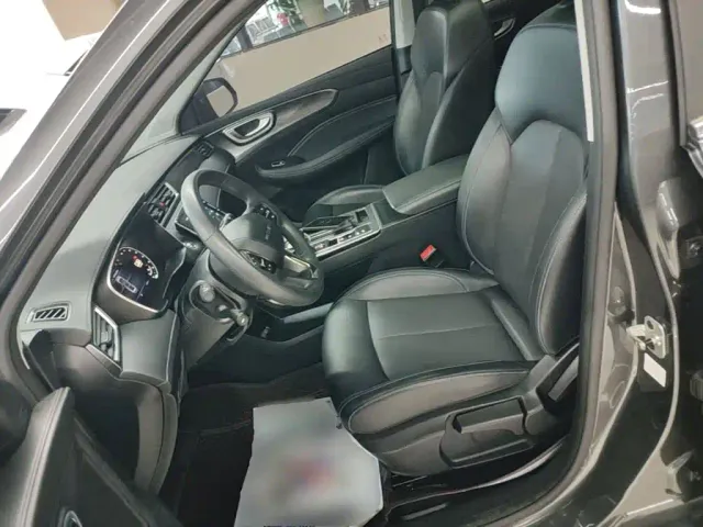 Roewe RX5 — Фото автомобиля 14
