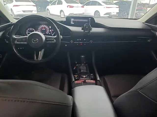 Mazda Axela — Фото автомобиля 9
