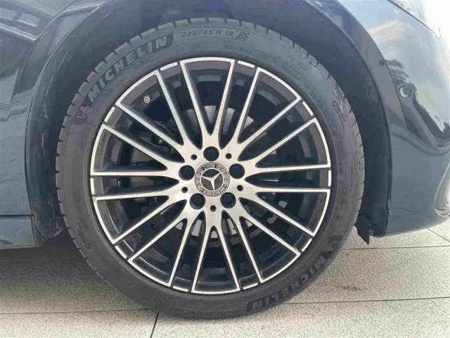 Mercedes-Benz C-Class — Фото автомобиля 24