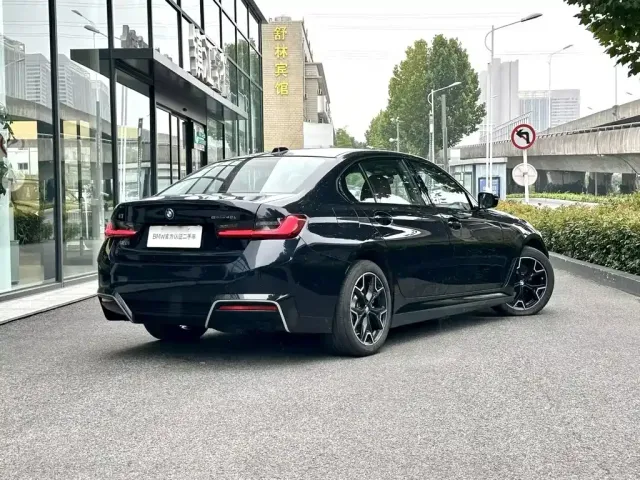 BMW i3 — Фото автомобиля 3
