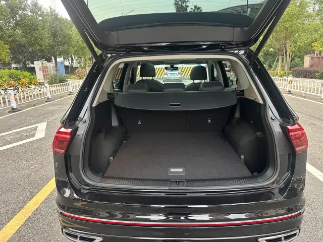 Volkswagen Tiguan L — Фото автомобиля 11