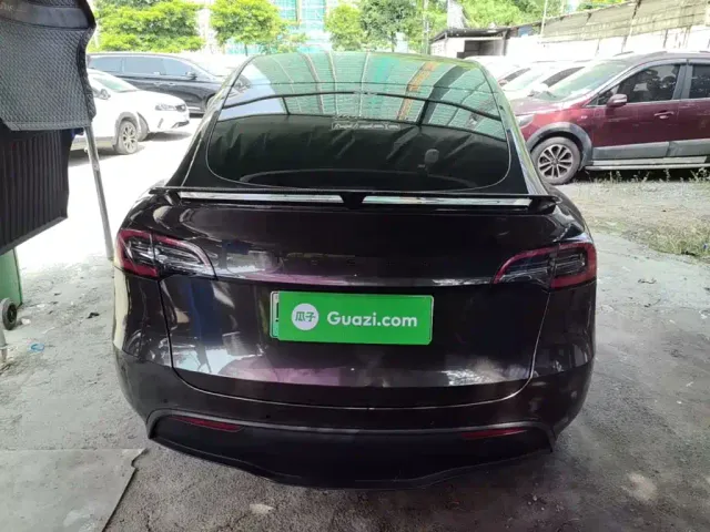 Tesla Model Y — Фото автомобиля 5