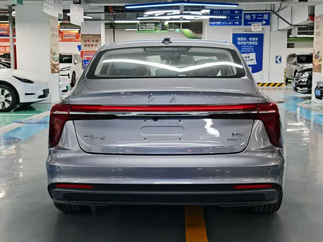 Hongqi H5 PHEV — Фото автомобиля 15