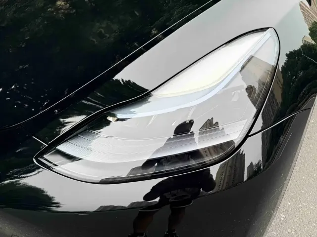 Tesla Model Y 2022 Facelift Rear-Wheel Drive Version — Фото автомобиля 3