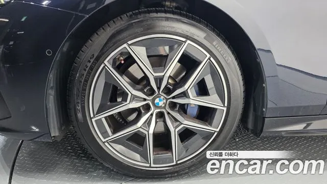 BMW 5 Series G60 — Фото автомобиля 5