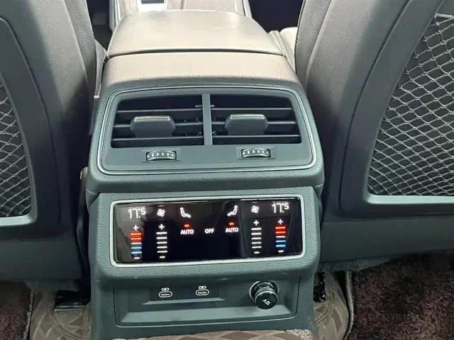 Audi A6L — Фото автомобиля 16