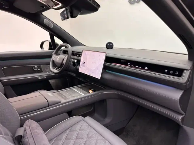Nio ES8 — Фото автомобиля 11