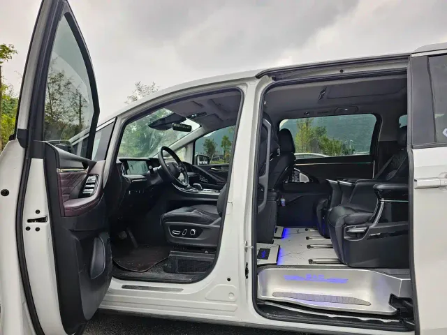 GAC Trumpchi M8 — Фото автомобиля 10