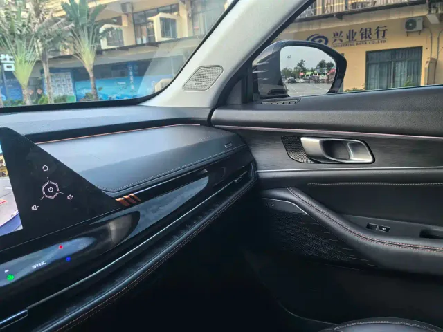 Changan Changan UNI-K iDD 2022 Blue Whale iDD 130km 1.5T Premium — Фото автомобиля 26