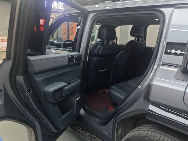 BYD FangChengBao Leopard 5 — Фото автомобиля 4