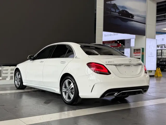 Mercedes-Benz C-Class — Фото автомобиля 4