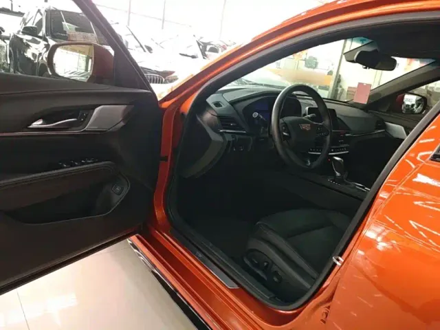 Cadillac CT4 — Фото автомобиля 15