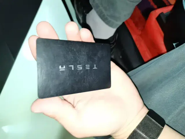 Tesla Model Y — Фото автомобиля 8