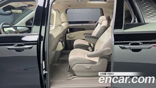 Kia Carnival Generation 4 — Фото автомобиля 16