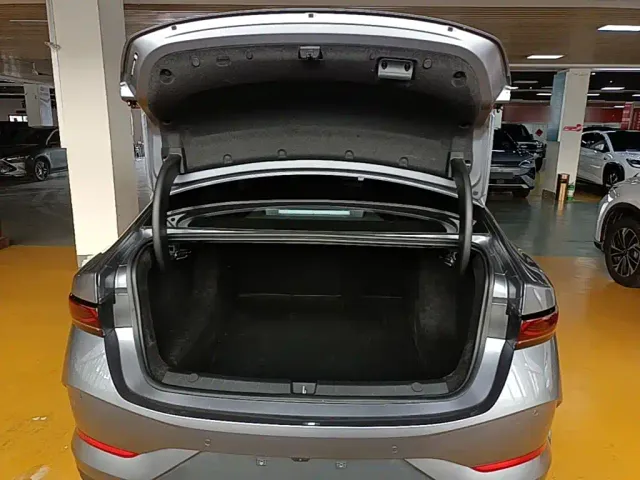 BYD Qin PLUS — Фото автомобиля 18