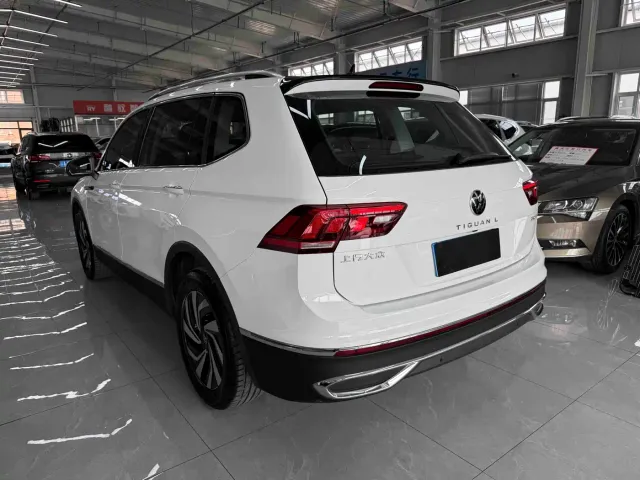 Volkswagen Tiguan L — Фото автомобиля 6