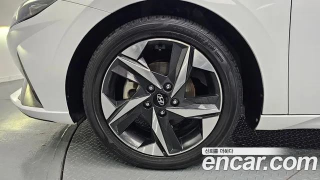 Hyundai AVANTE Avante (CN7) — Фото автомобиля 5
