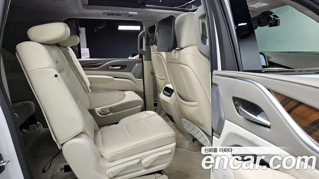 Cadillac Escalade Escalade 5 поколение — Фото автомобиля 11
