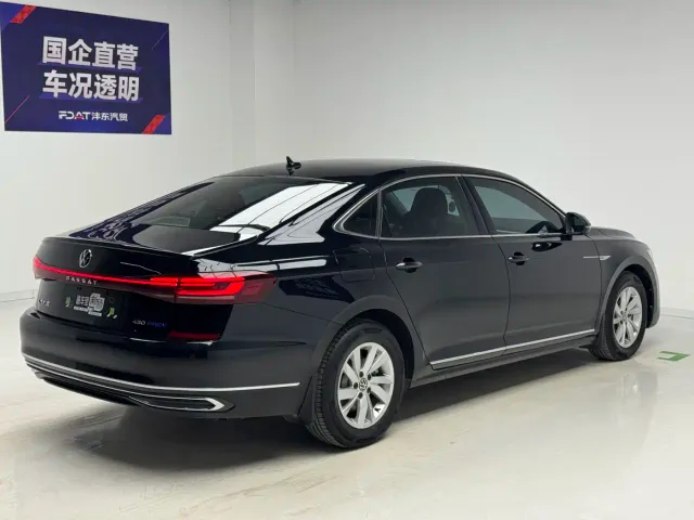Volkswagen Passat — Фото автомобиля 4