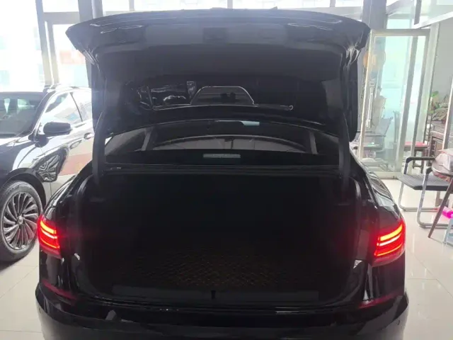 Volkswagen Passat — Фото автомобиля 18