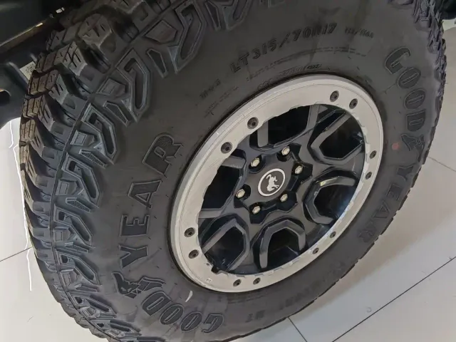 Ford Bronco — Фото автомобиля 8