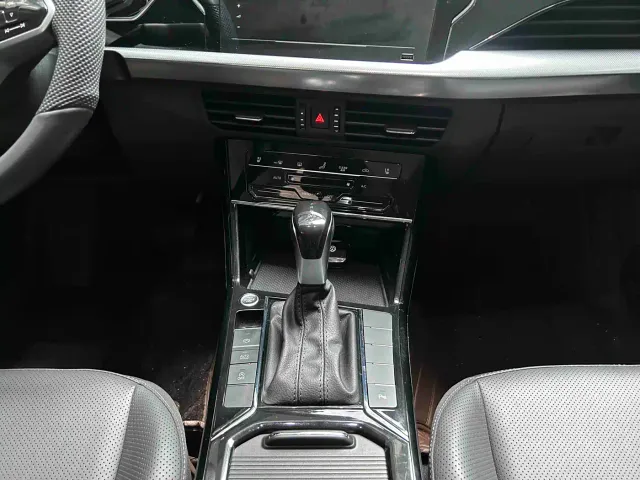 Volkswagen Passat — Фото автомобиля 15