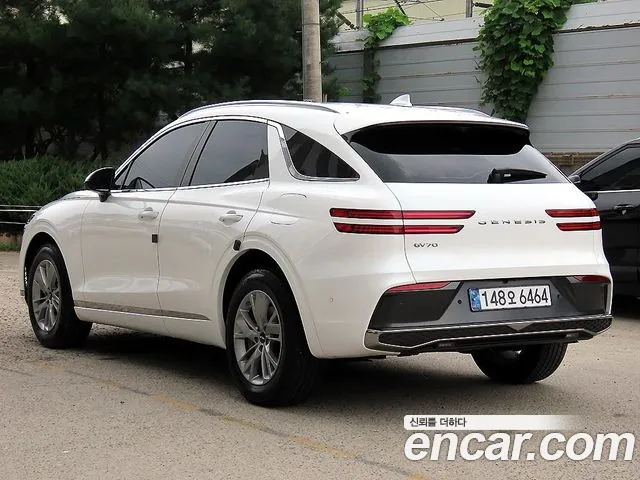 Genesis GV70 2.5T Бензин 2WD — Фото автомобиля 3
